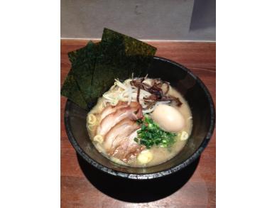 手作り餃子とラーメンのお店　GYUTON