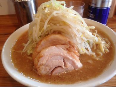 ラーメン　神豚　六浦関東学院前店