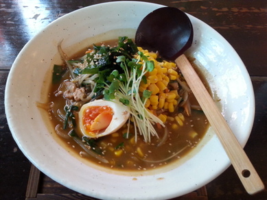地獄ラーメン 日と月
