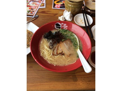 とんこつラーメン　ラの壱　港店