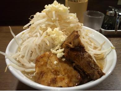 自家製極太麺　八百萬