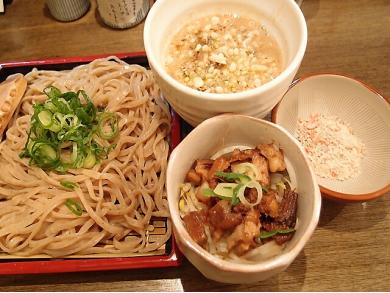 進化驀進　本町店