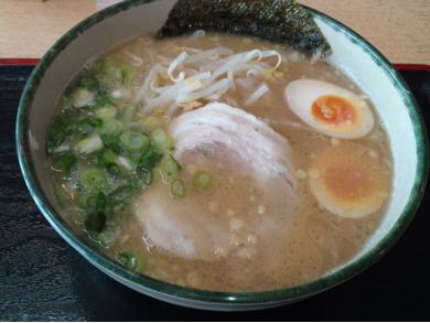 にんたまラーメン　ゆにろーず　大阪トラックステーション店