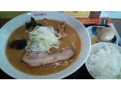 ラーメン　手打ちそば　めんや　えぞ一
