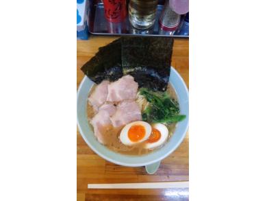 横浜家系ラーメン　家家家